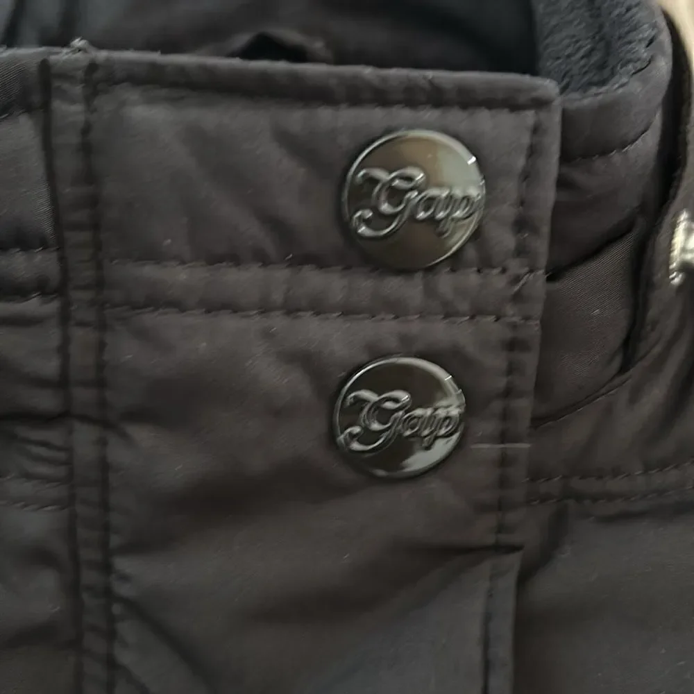 SUPER WARM LONG BLACK KIDS COAT FROM GAP SIZE LARGE EUC